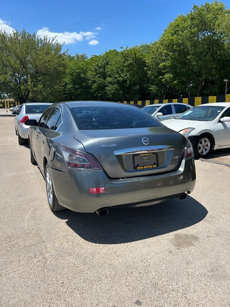 Nissan Maxima  2014