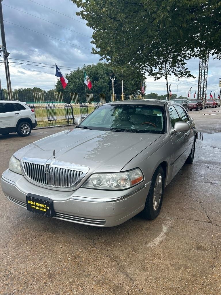Lincoln Town Car  2009