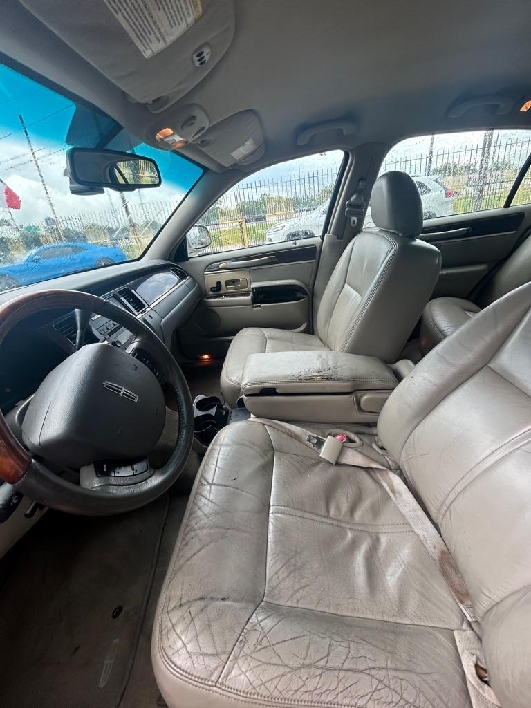 Lincoln Town Car  2009