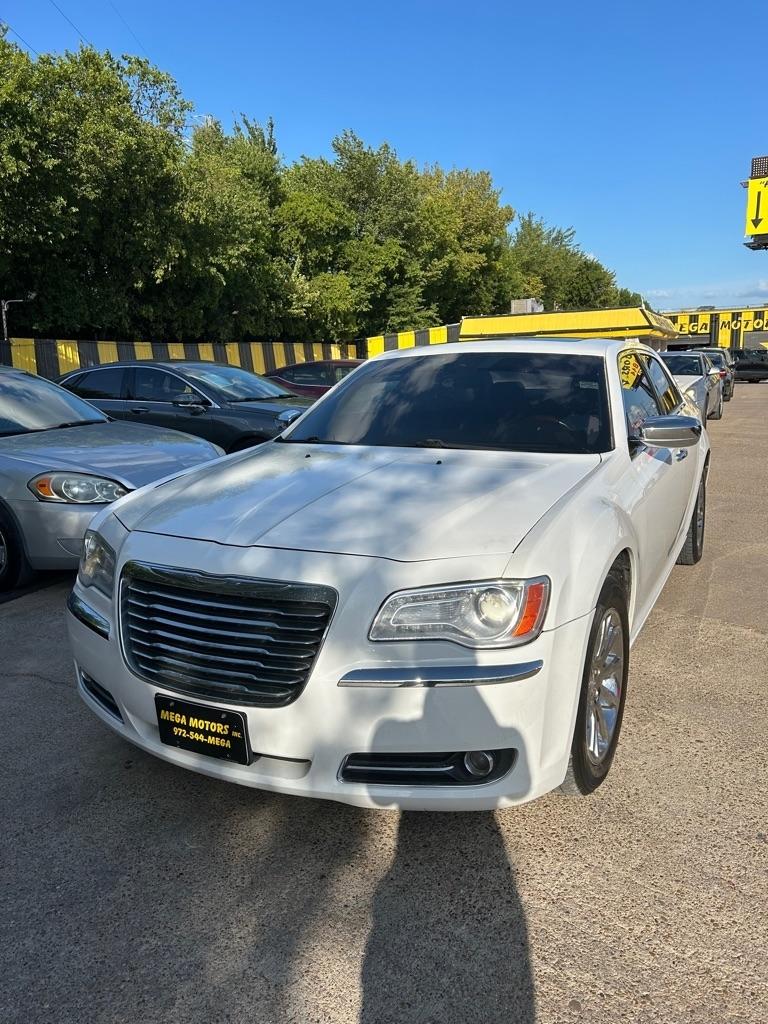 Chrysler 300  2011