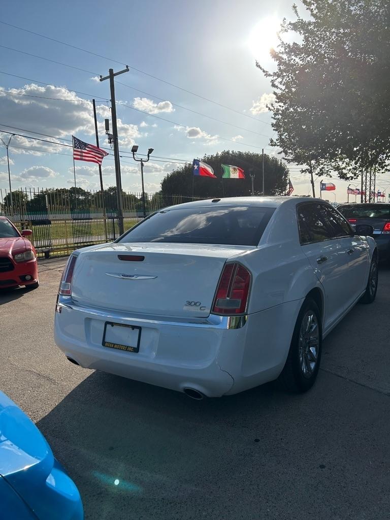 Chrysler 300  2011