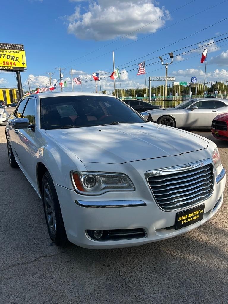 Chrysler 300  2011