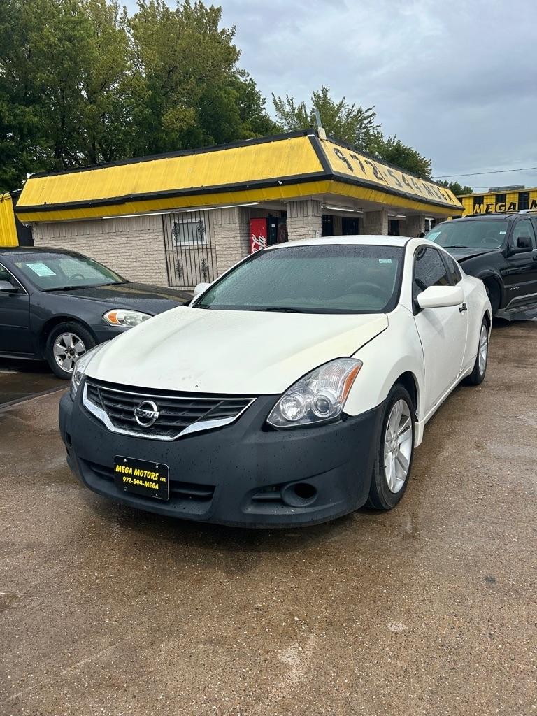 Nissan Altima  2010