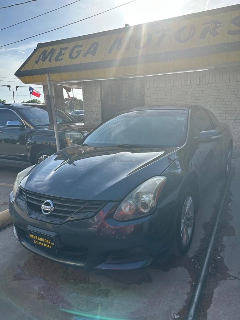 Nissan Altima  2010