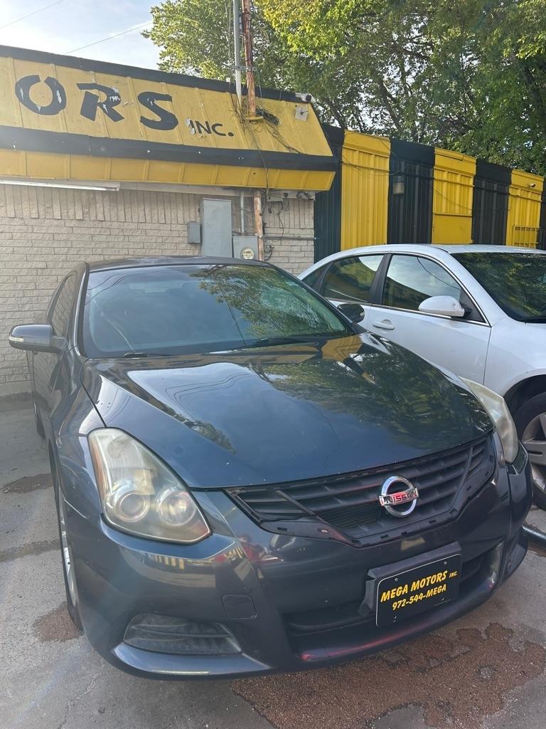 Nissan Altima  2010