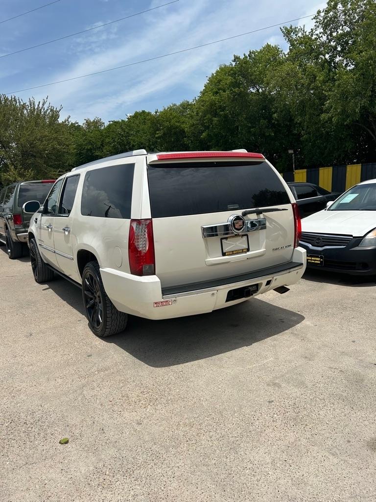 Cadillac Escalade  2013