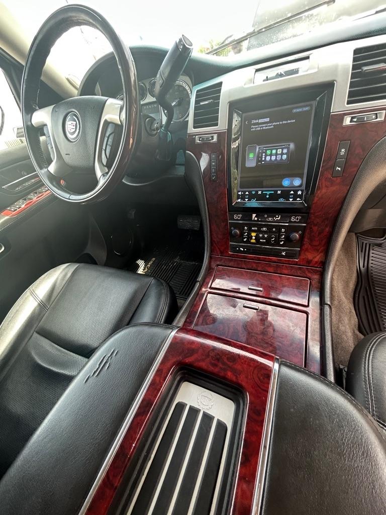 Cadillac Escalade  2013