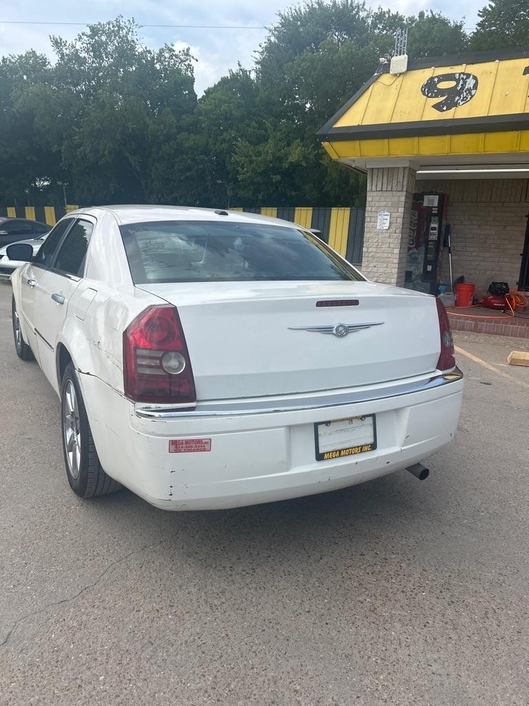 Chrysler 300  2010