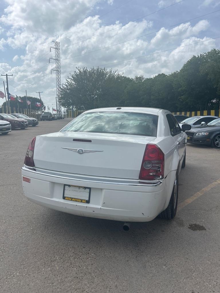 Chrysler 300  2010