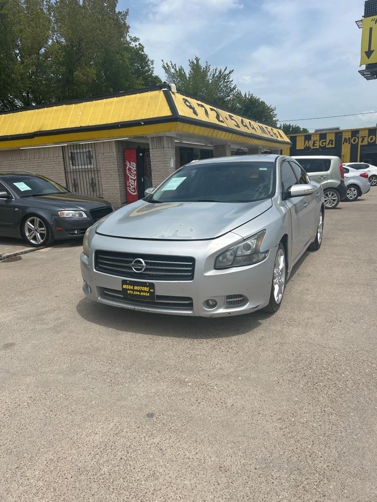 Nissan Maxima  2012