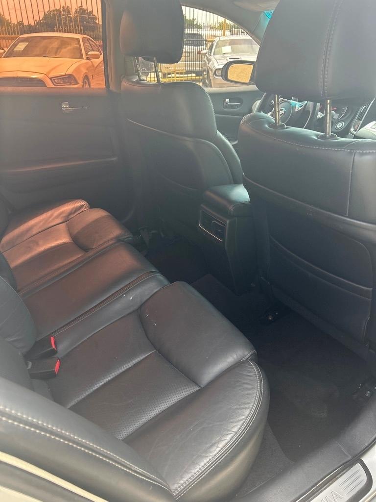 Nissan Maxima  2012