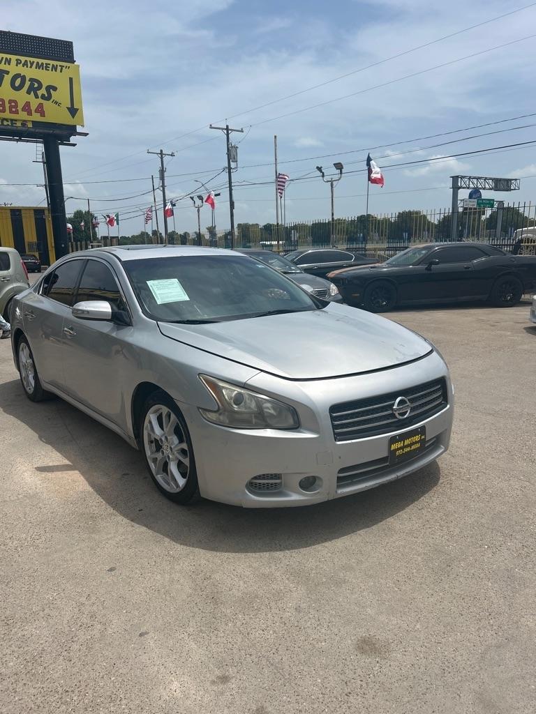 Nissan Maxima  2012