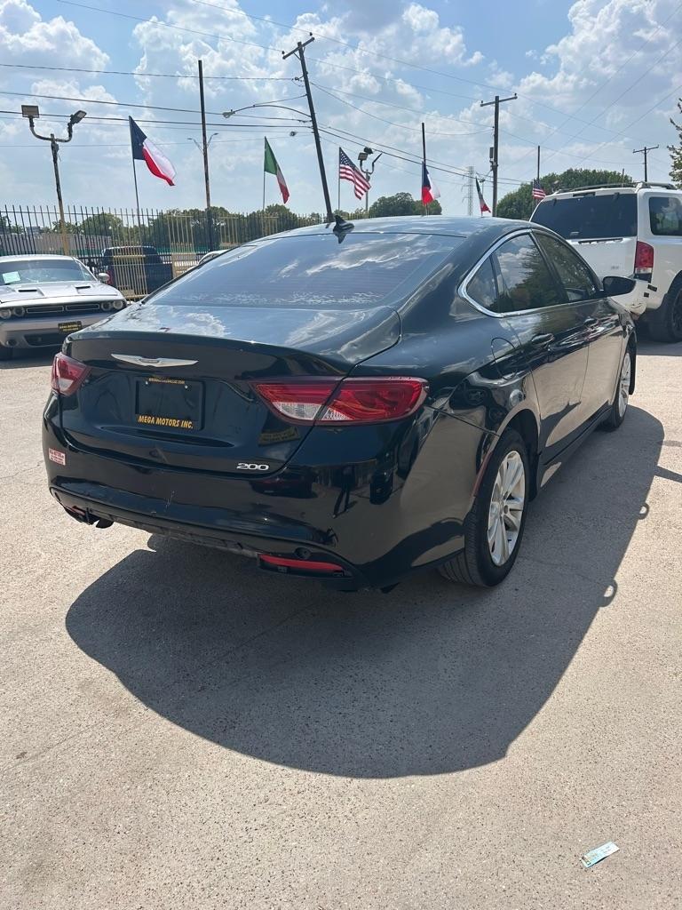 Chrysler 200  2017