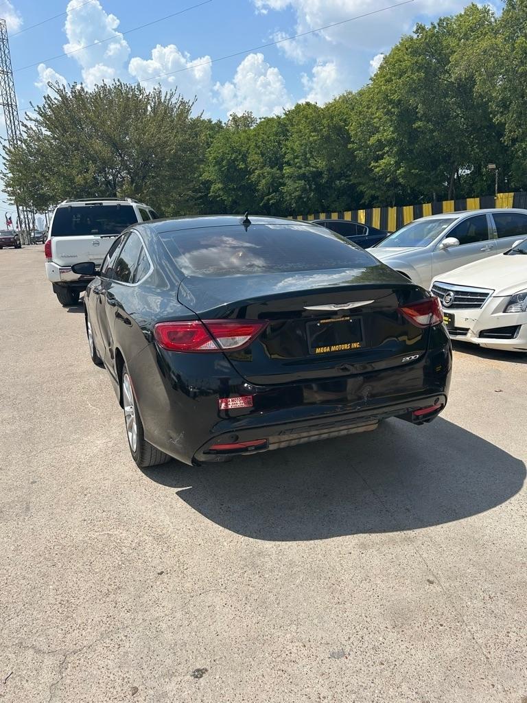 Chrysler 200  2017