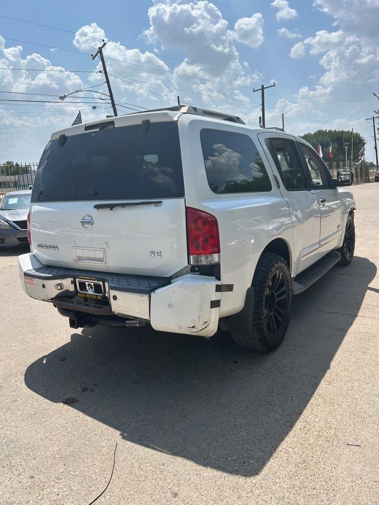Nissan Armada  2005