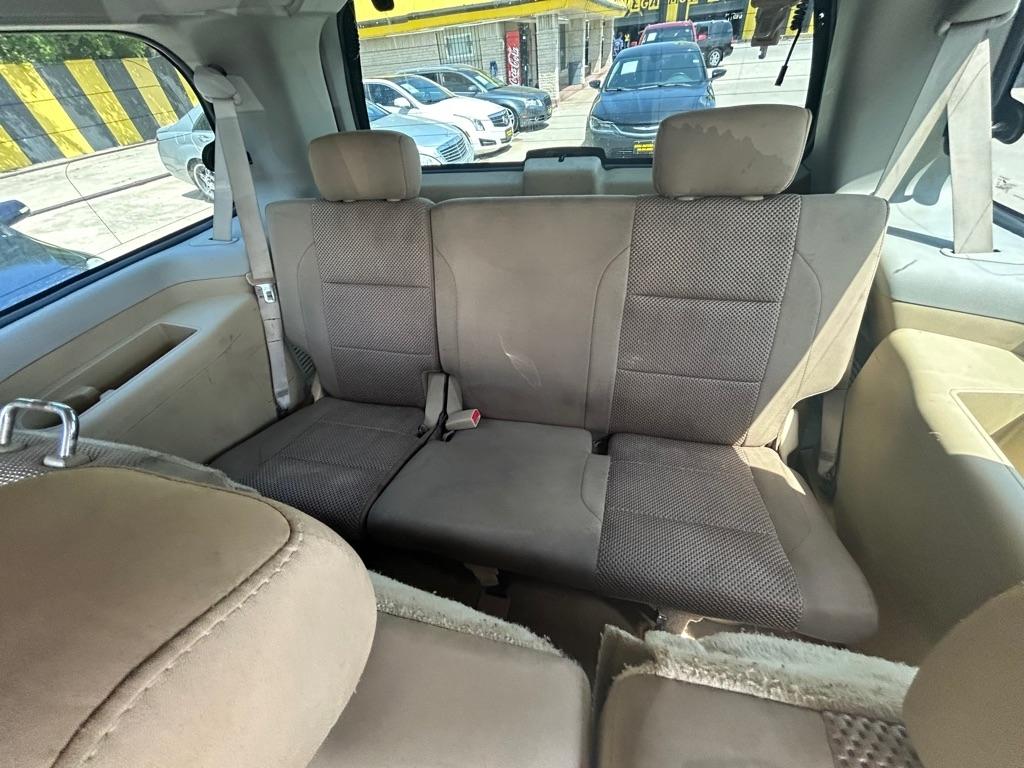 Nissan Armada  2005