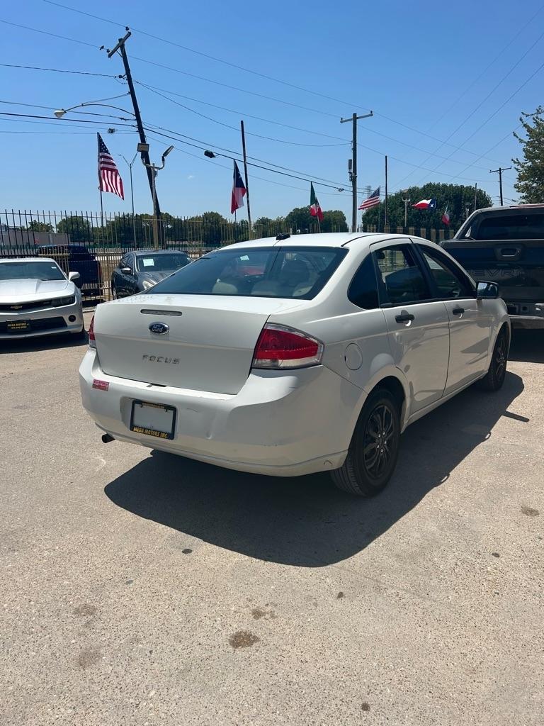 Ford Focus  2011