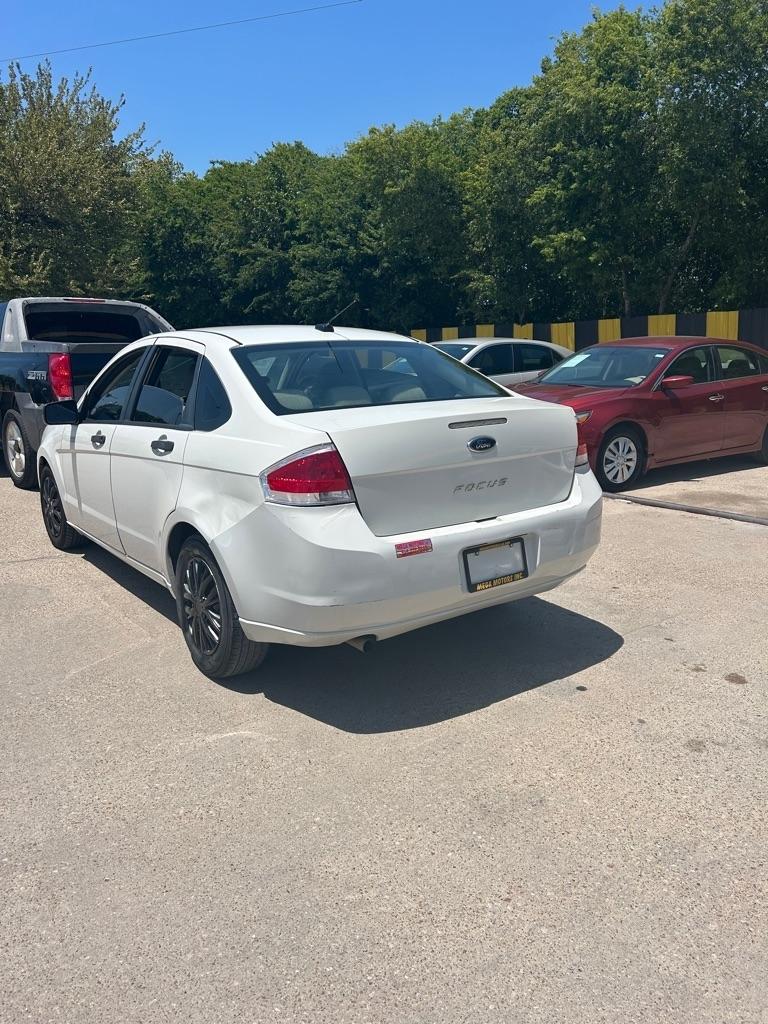 Ford Focus  2011