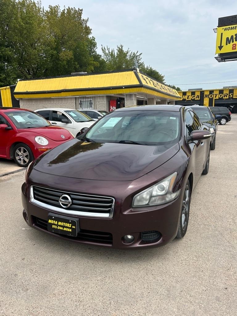 Nissan Maxima  2014