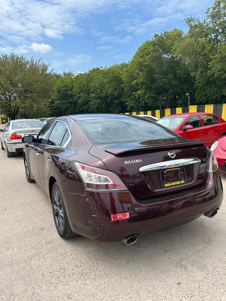 Nissan Maxima  2014