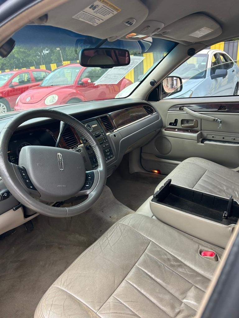 Lincoln Town Car  2007