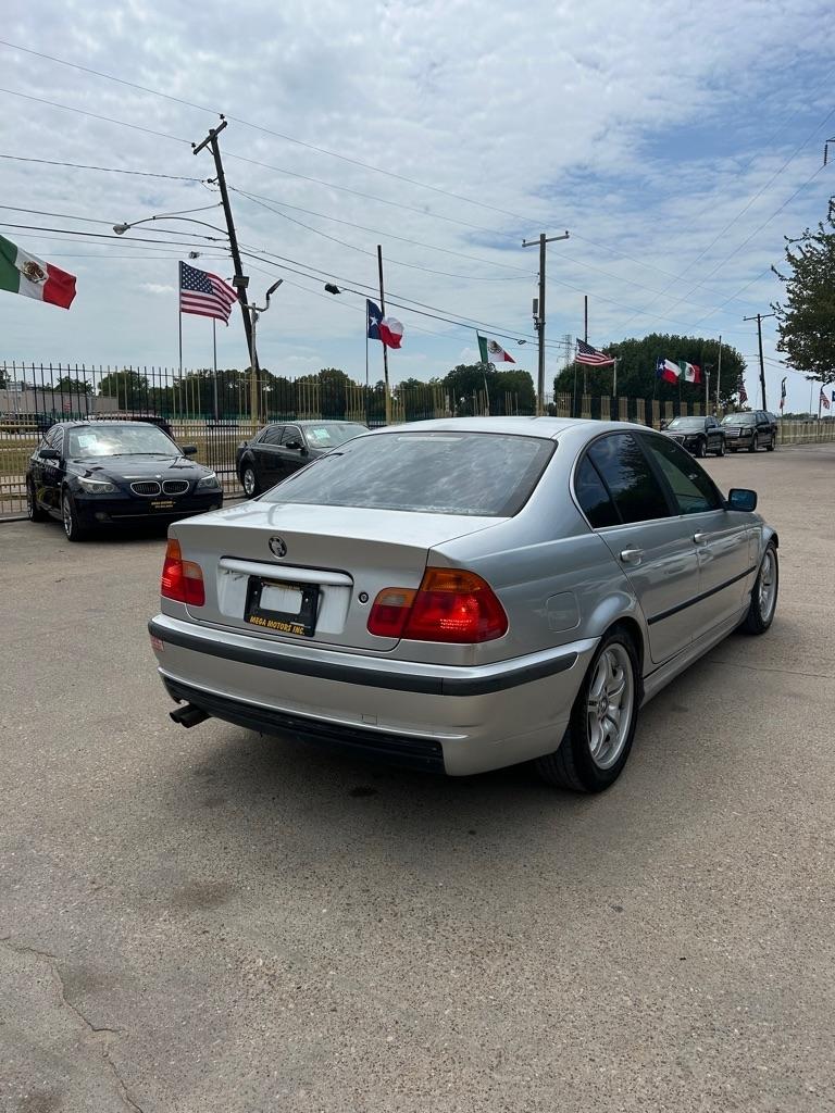 BMW 3-Series  2001
