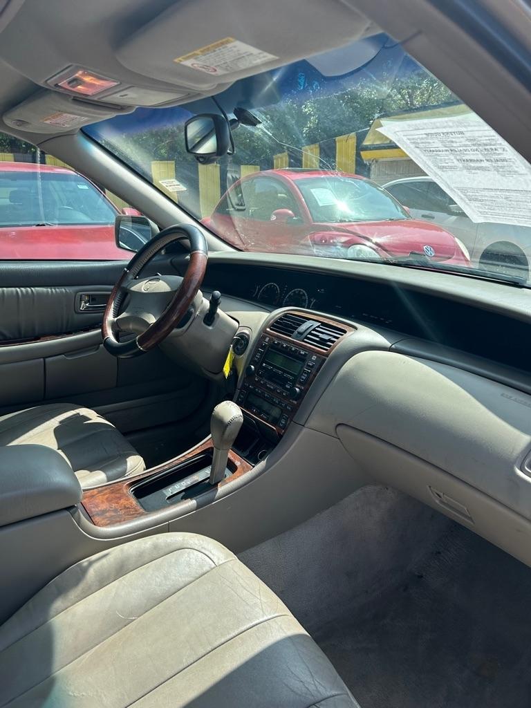 Toyota Avalon  2001