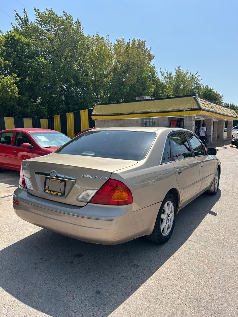 Toyota Avalon  2001