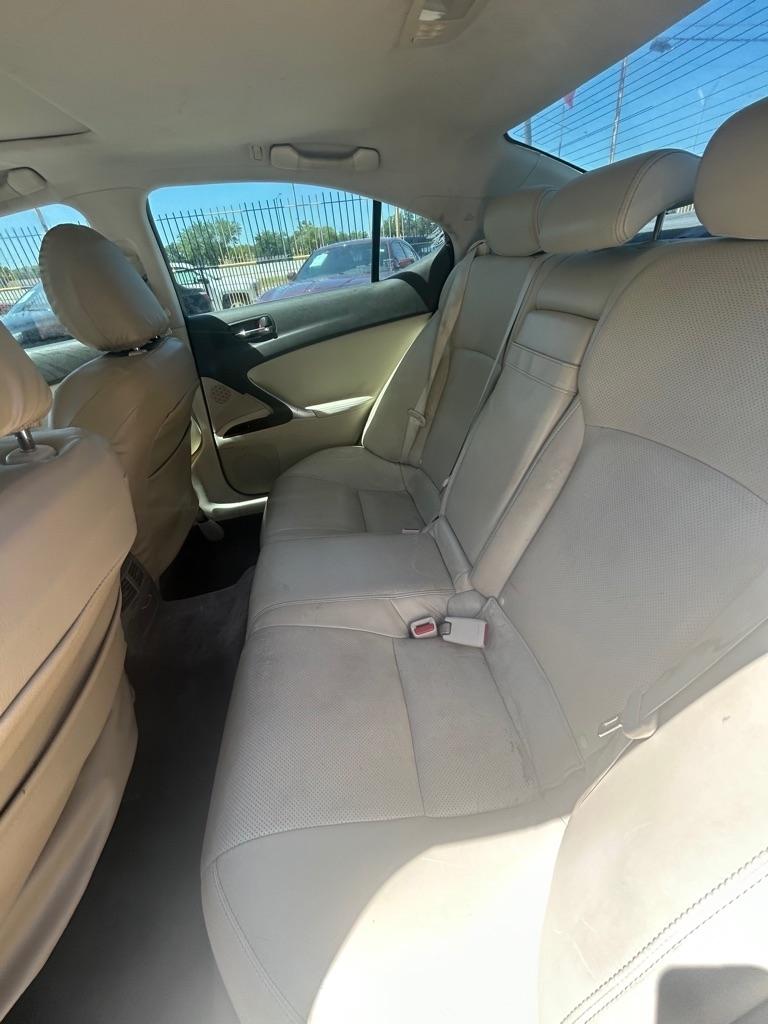 Lexus IS  2010