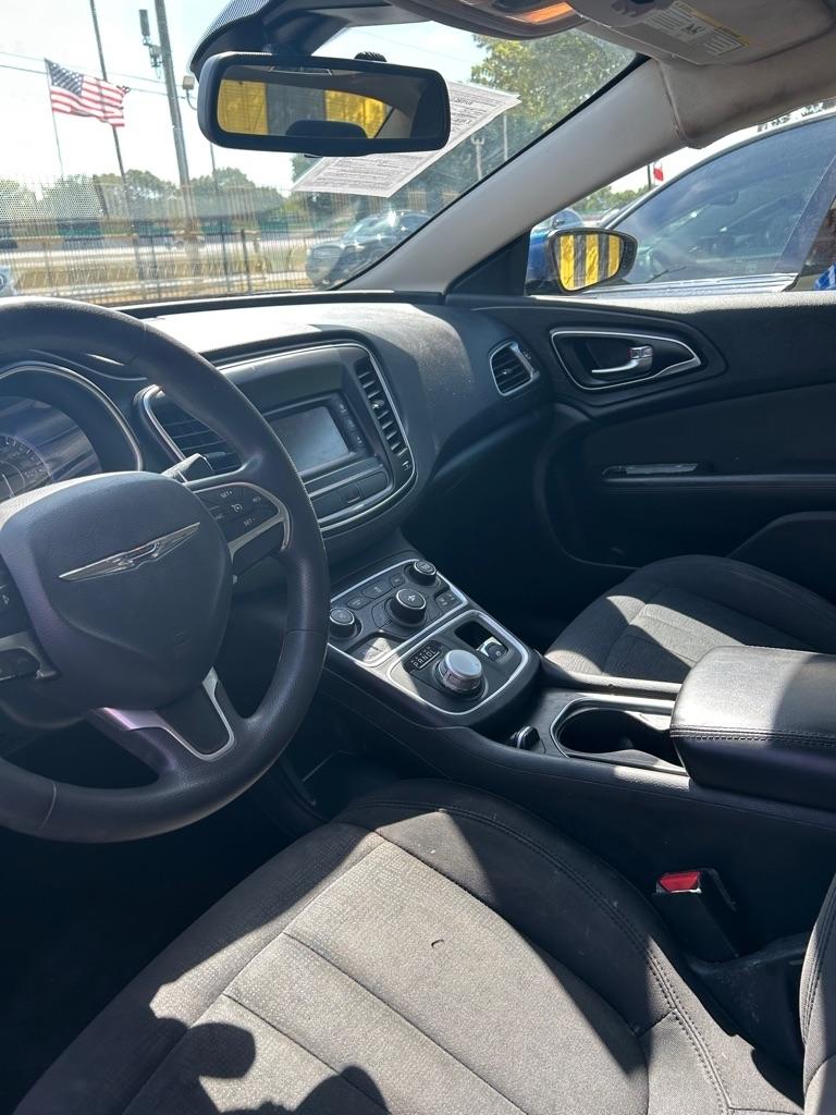 Chrysler 200  2016