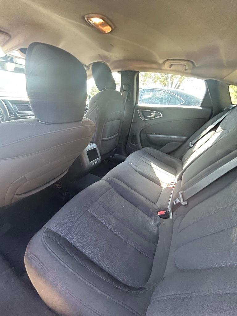Chrysler 200  2016