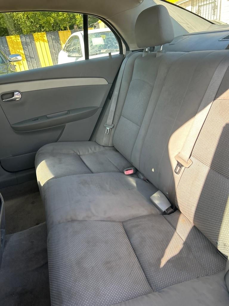 Chevrolet Malibu  2012