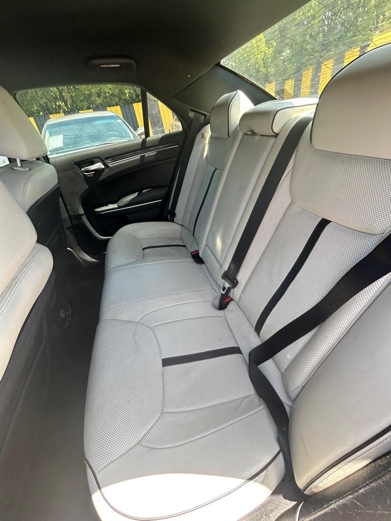 Chrysler 300  2014