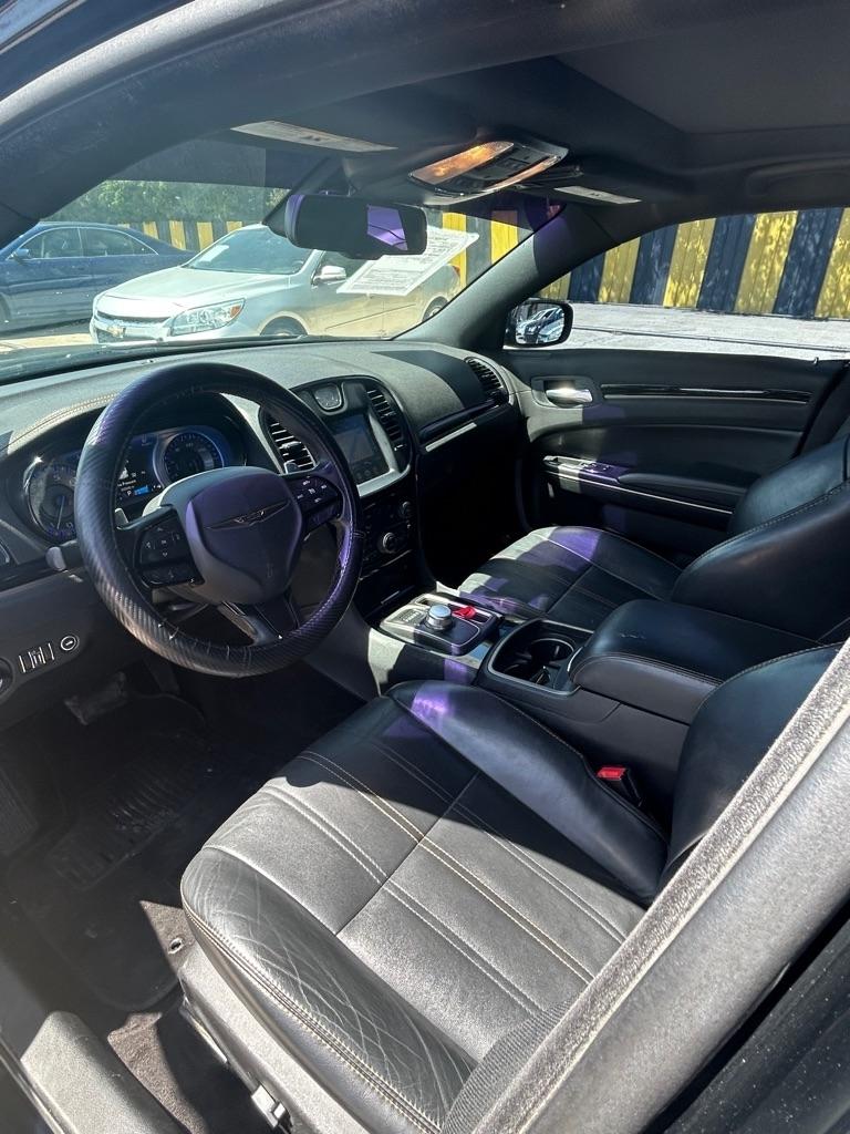 Chrysler 300  2016