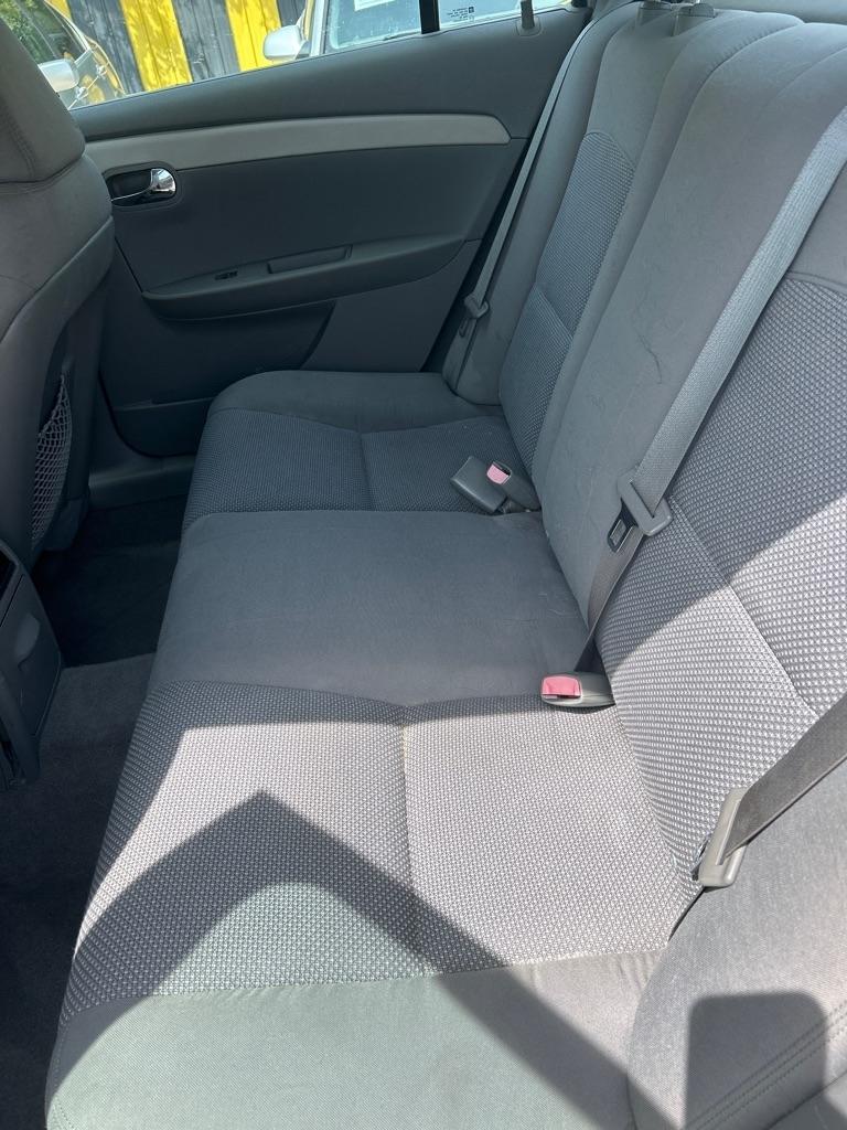Chevrolet Malibu  2012
