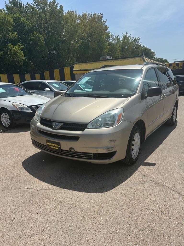 Toyota Sienna  2004