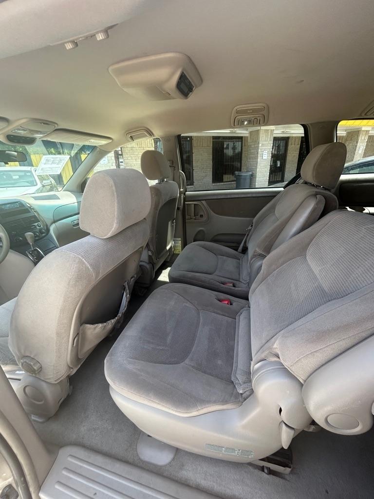 Toyota Sienna  2004