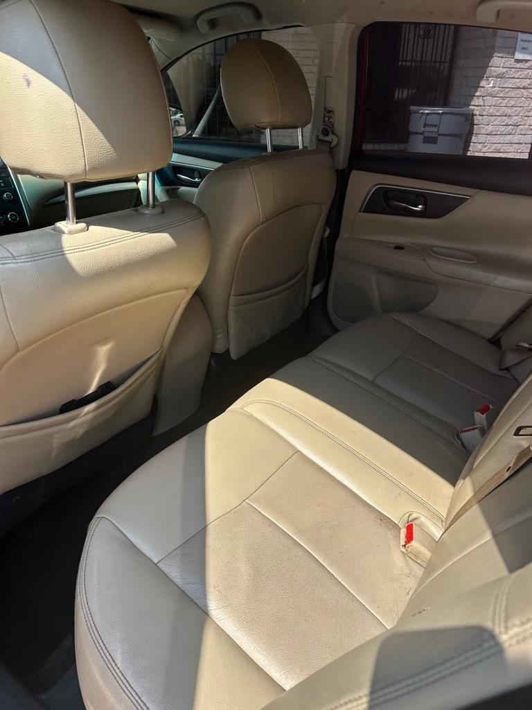 Nissan Altima  2015