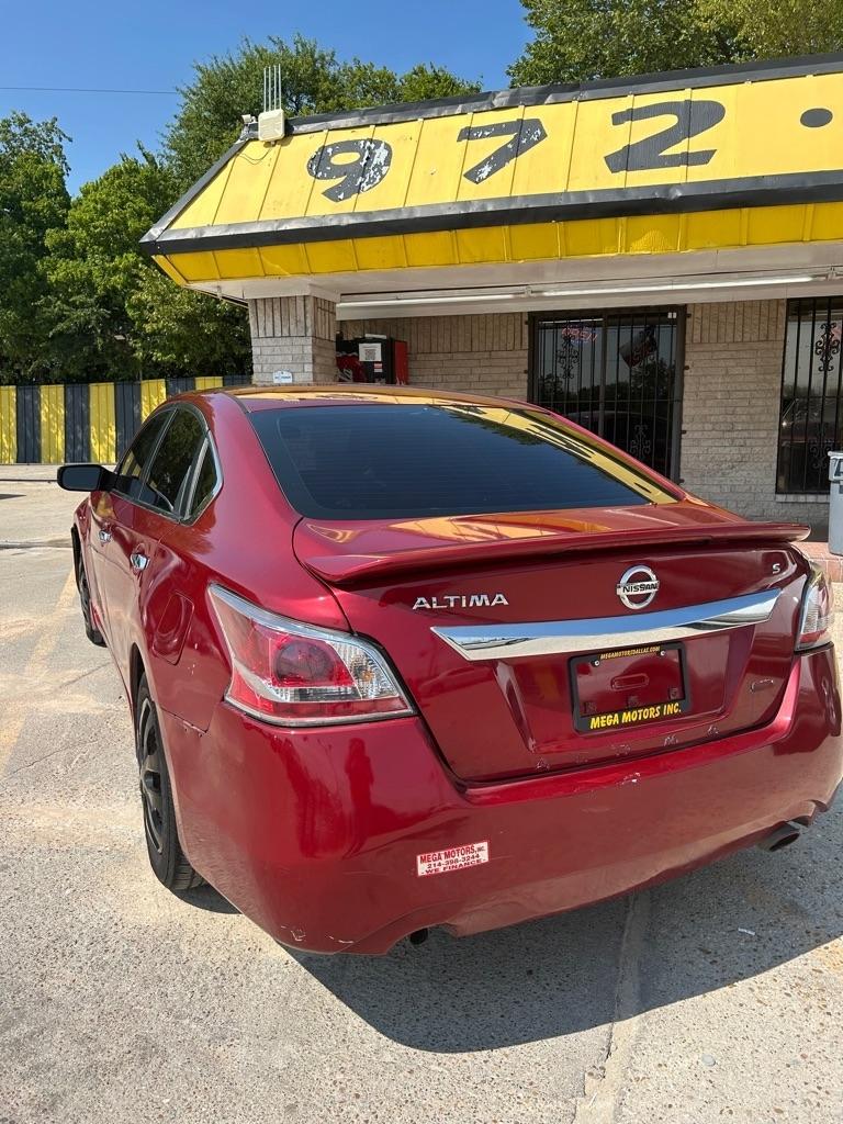 Nissan Altima  2015