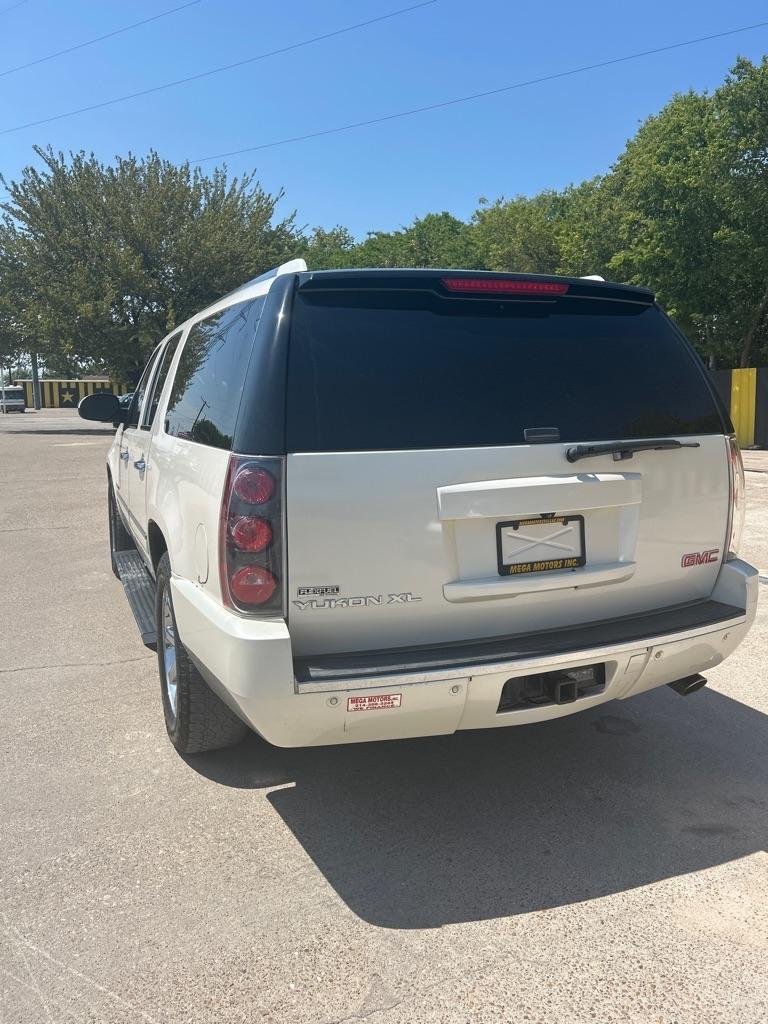 GMC Yukon Denali  2012