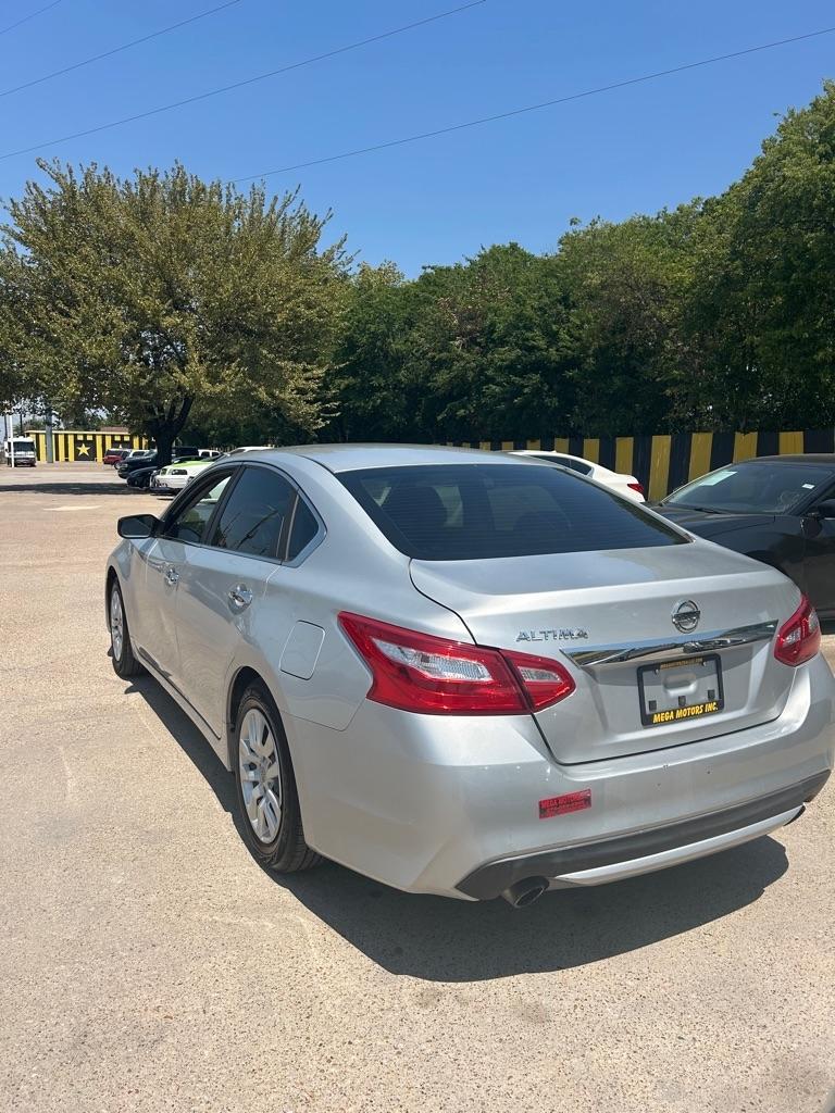 Nissan Altima  2016