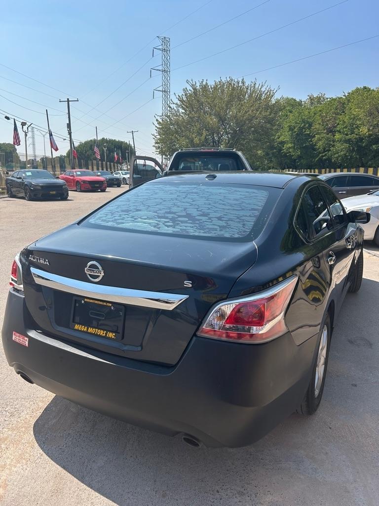 Nissan Altima  2015
