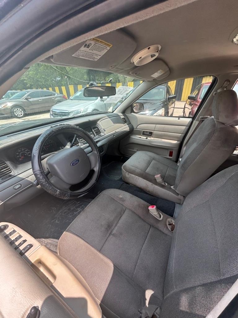 Ford Crown Victoria  2009