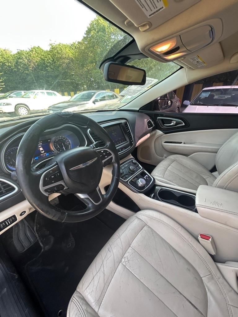 Chrysler 200  2015