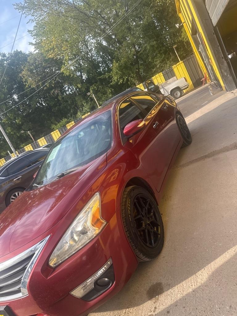Nissan Altima  2014