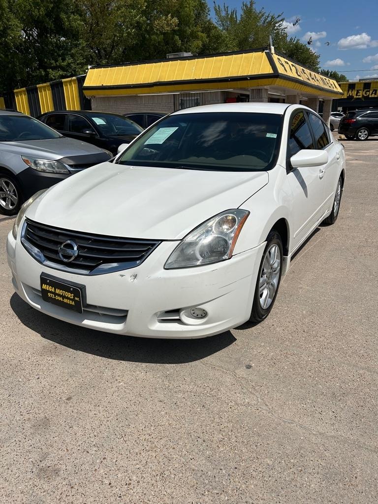 Nissan Altima  2012