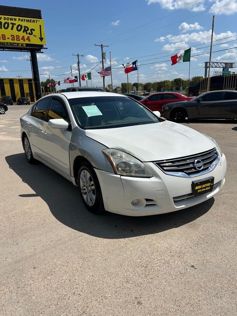 Nissan Altima  2012