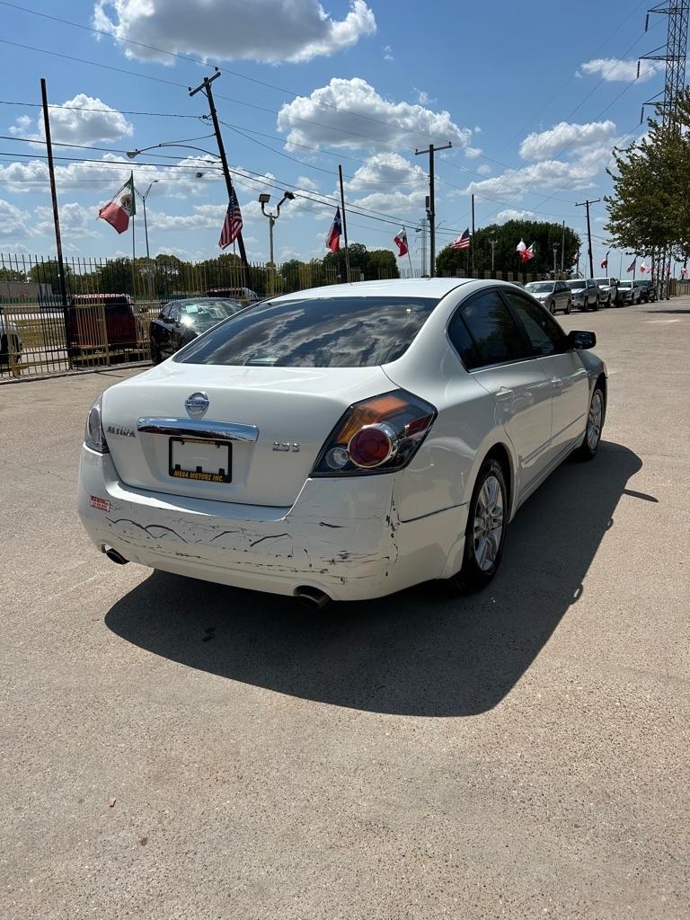 Nissan Altima  2012