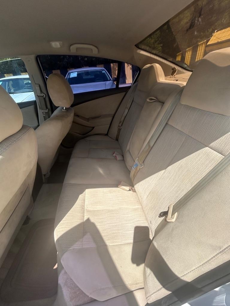Nissan Altima  2012
