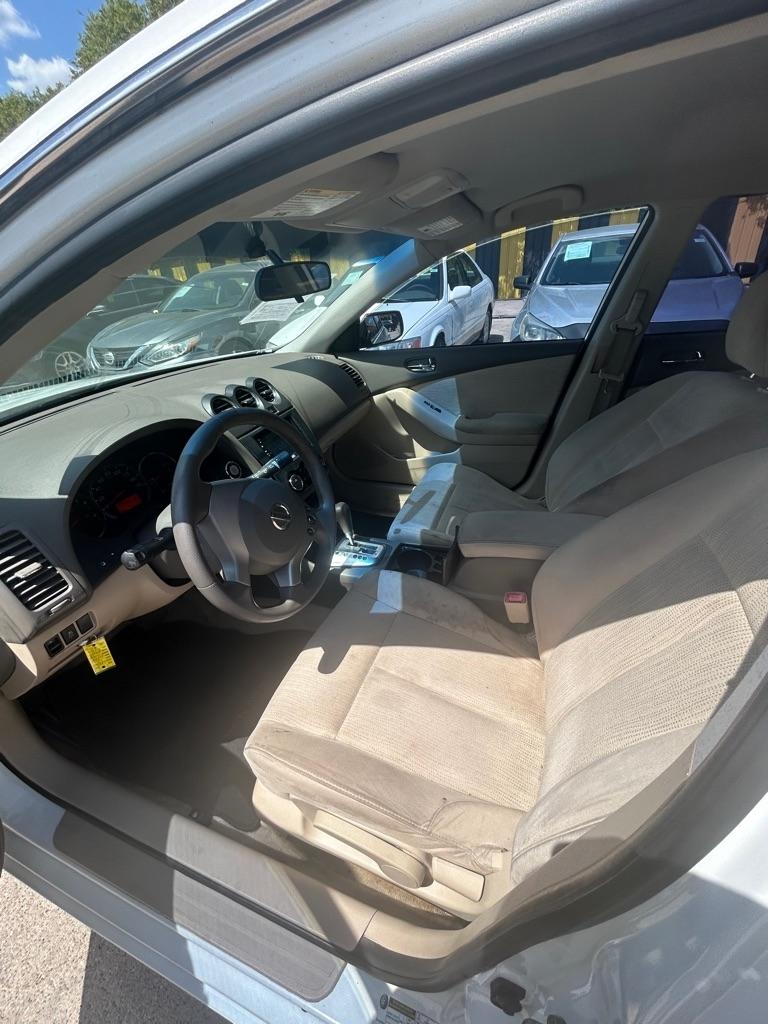 Nissan Altima  2012